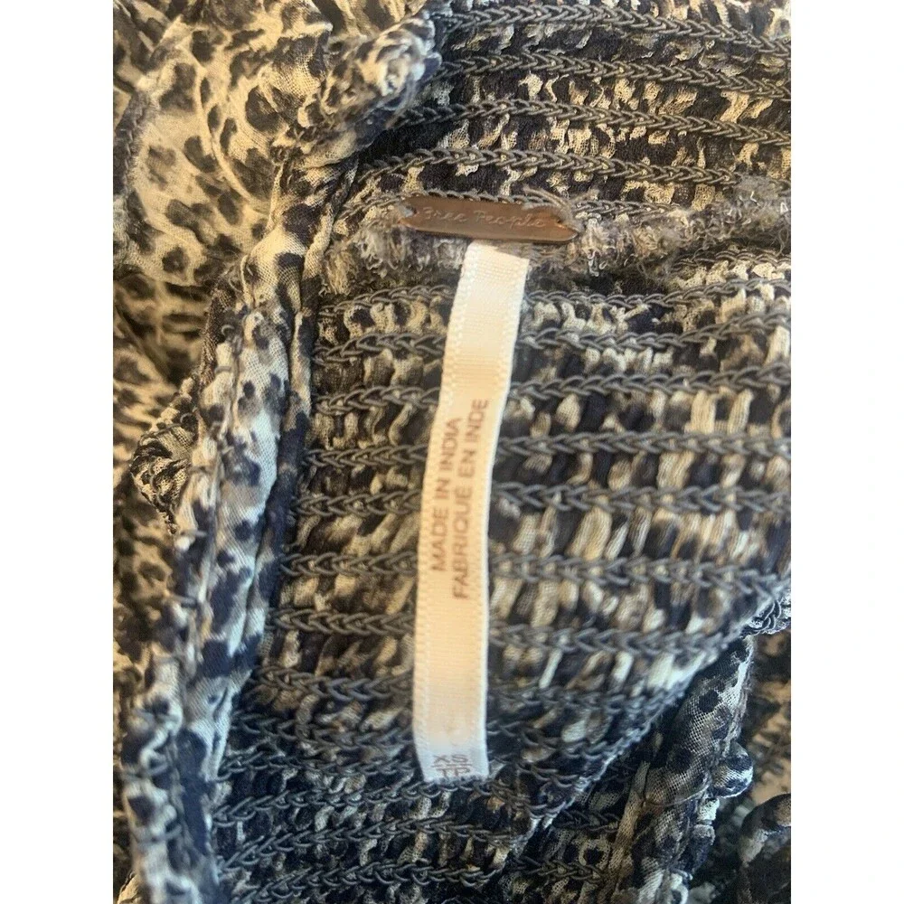 FREE PEOPLE Womens XS Black White Snake Animal Print Long Balloon Sleeve Blouse